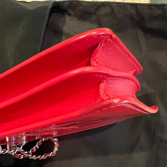 (SOLD) Chanel crossbody phone bag - Picture 7 of 12
